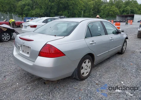 2006 Honda Accord 2.4 Lx z USA, uszkodzony, nr VIN 1HGCM56436A005142
